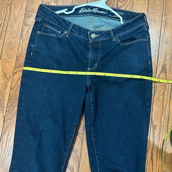 Eddie Bauer Women's Curvy Fit Trouser Leg Dark Bue Jeans size 10 - Picture 3 of 11